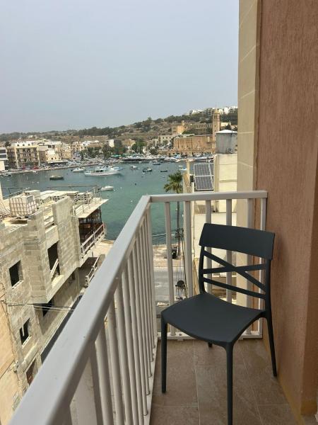 På billedet ses objektet Seaview Setters Studio Apartments beliggende i byen Marsaskala.