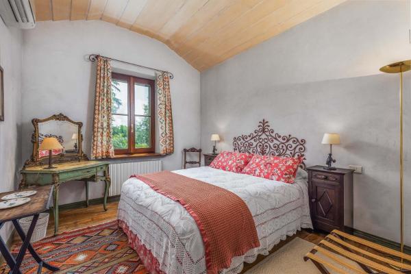 Na fotografii je vidět objekt La Casina nacházející se ve městě Casteggio.