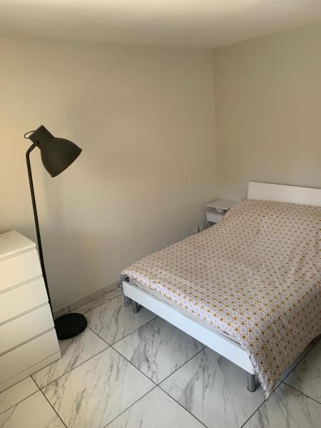 A la foto es mostra l'objecte Appartement Cosy Balcon Parking situat a la ciutat de Les Chères.