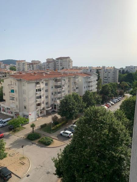 På bildet vises objektet Big Apartman som ligger i byen Bar.