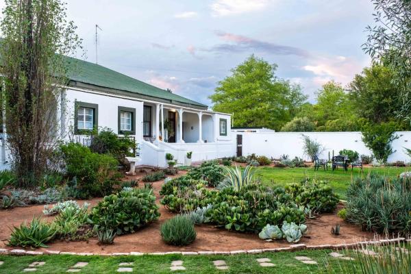 På bilden syns objektet Karoo Ouberg Guest Lodge som ligger i staden Middelburg.