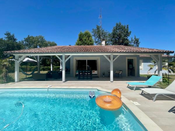 Na foto é possível ver o objeto Villa avec piscine à Casteljaloux localizado na cidade de Casteljaloux.