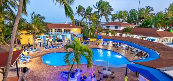 Na zdjęciu widoczny jest obiekt Bimini Big Game Club Resort & Marina położony w mieście North Bimini.