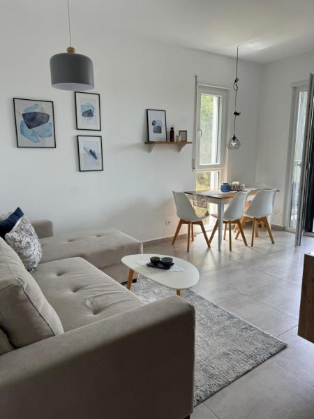 Nella foto è visibile l'oggetto Sea Star Vala Mar Residence situato nella città di Hamallaj.