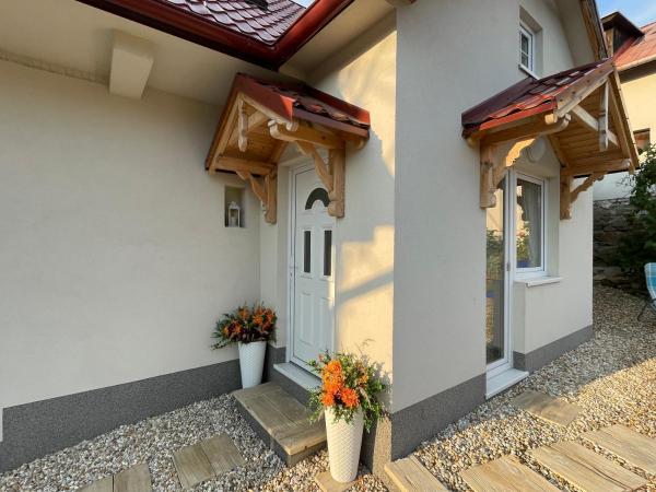 Rose Cottage 3 Bedroom Cottage - Prievidza