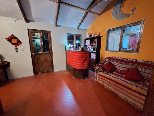 Na zdjęciu widoczny jest obiekt Hostal Pampa Wasi położony w mieście San Andres.