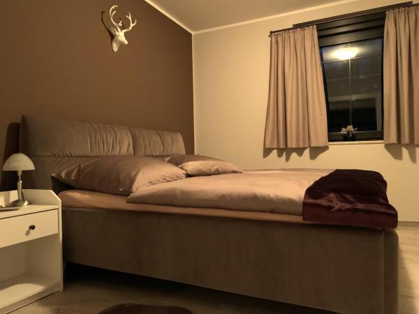 На фото показан объект Apartment Leopold, расположенный в городе Ораниенбаум-Вёрлиц.