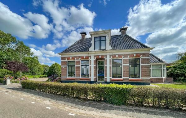 A la foto es mostra l'objecte Nice Home In Oudeschoot With Wifi situat a la ciutat de Bovenknijpe.