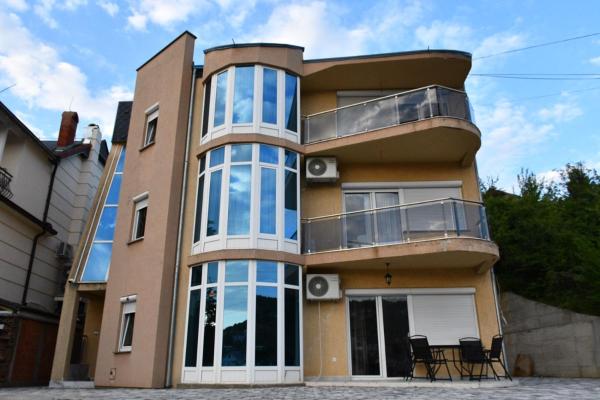 Apartment Germia, Prisztina