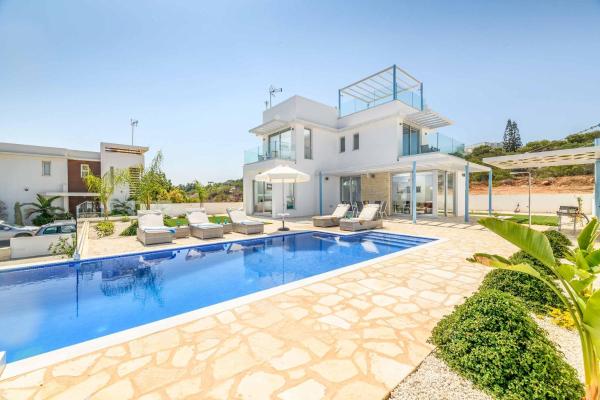 A la foto es mostra l'objecte Mylos Lifestyle Seaview 21 situat a la ciutat de Protaras.