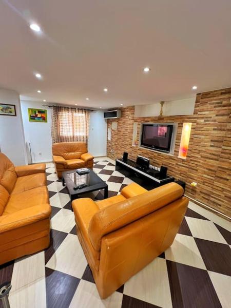 På billedet ses objektet Apartment Sidi Yahia - Residential area - Ideal for Family and Business trip beliggende i byen Birmandreis.