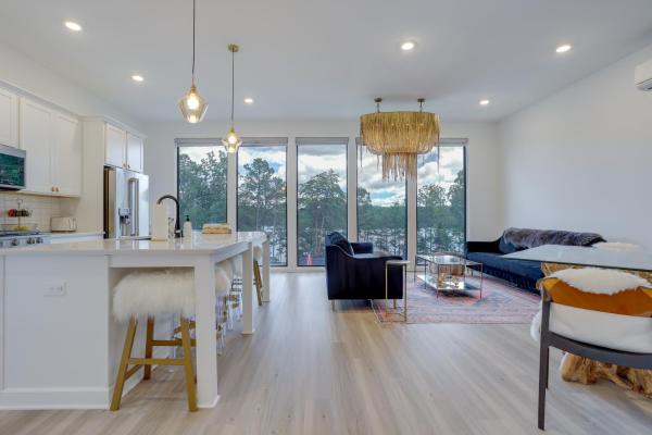 A la foto es mostra l'objecte Modern and Luxe Lake Arrowhead Villa Near Marina! situat a la ciutat de Canton.