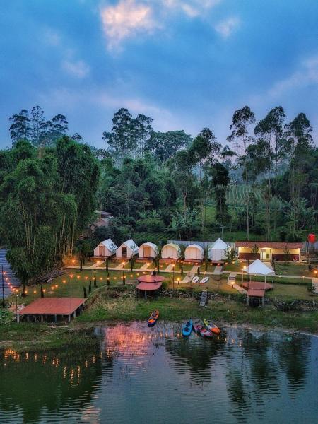 照片显示了位于Kertamanah市的Seribu Pulau Pangalengan物件。