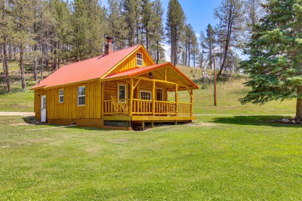 Remote Custer Cabin W/ Fire Pit & Near State Park! - Custer, SD