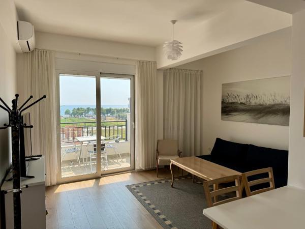 På bildet vises objektet Deluxe Apartment with Balcony and Sea View som ligger i byen Bar.