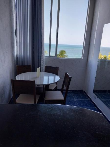 A la foto es mostra l'objecte Boa Viagem situat a la ciutat de Recife.