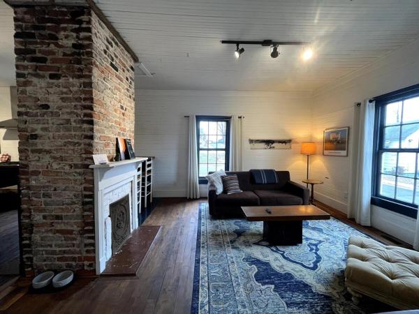 Historic Durham Mill House Cozy 2br Retreat - Durham, NC