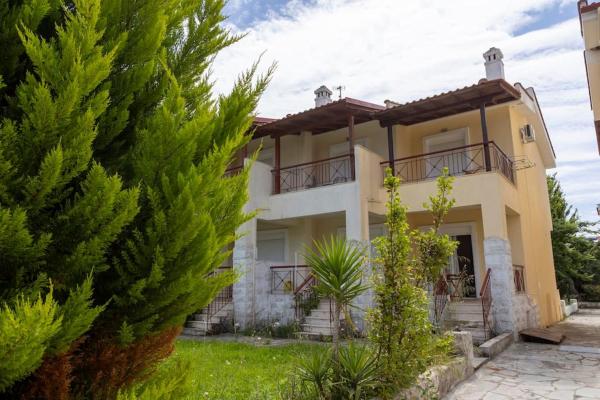 A la foto es mostra l'objecte Emerald Family Maisonette situat a la ciutat de Siviri.