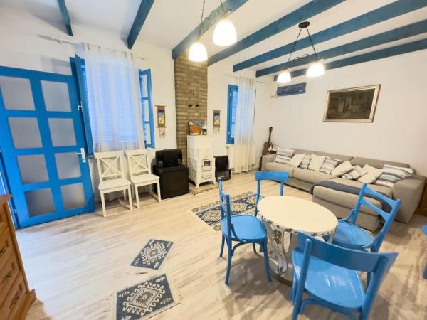 На фото показан объект Rainwood Santorini, расположенный в городе Констанца.