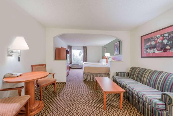 Bilde 8: Super 8 by Wyndham Fort Worth Downtown South