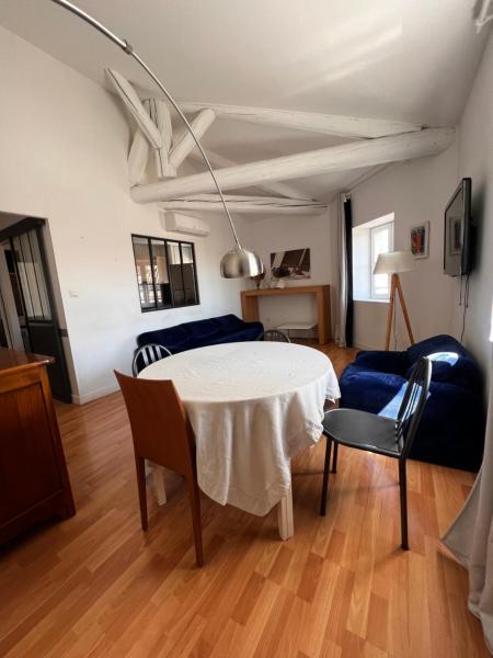 A la foto es mostra l'objecte 18 Rue Général Périer situat a la ciutat de Nimes.