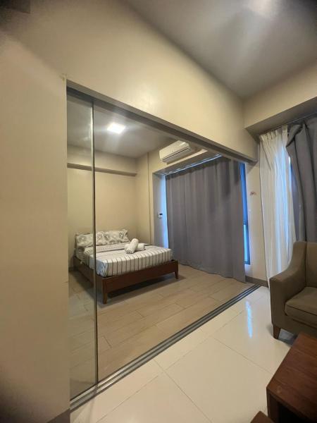 A la foto es mostra l'objecte Mactan Newtown Boulevard Studio situat a la ciutat de Punta Engaño.