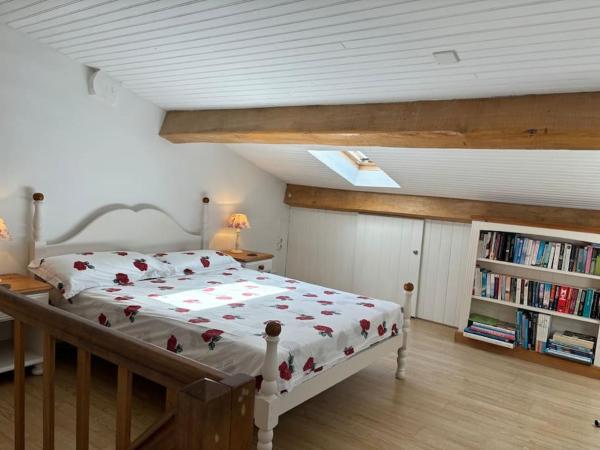 A la foto es mostra l'objecte Lovely One Bedroom Gîte situat a la ciutat de Fontenet.