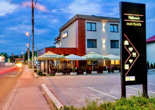 На фото показан объект Apartments