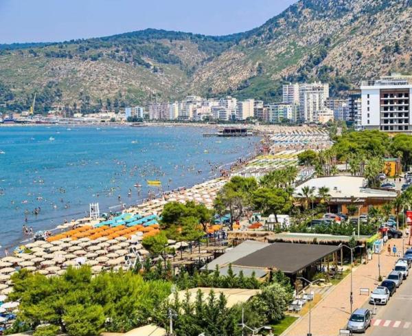 Na zdjęciu widoczny jest obiekt Holiday Apartment Shengjin Albania położony w mieście Lezha.