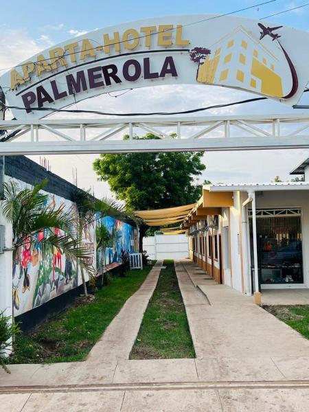 Na zdjęciu widoczny jest obiekt Aparta Hotel Palmerola położony w mieście Zambrano.