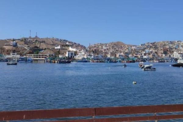 På billedet ses objektet Casa Isla Galapagos Pucusana beliggende i byen Naplo.