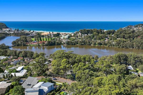 The photo shows the Ocean Sunrises located in the city of Picketts Valley.