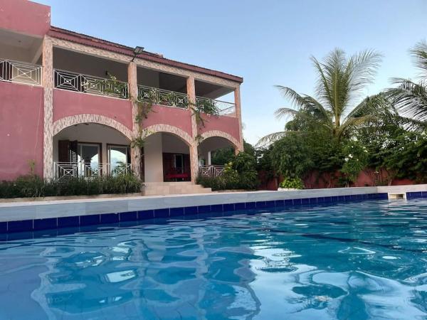 Belle villa face au lac, Sokone