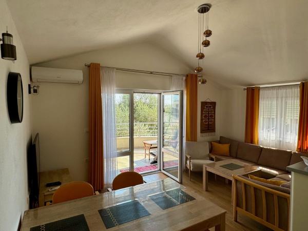 Na zdjęciu widoczny jest obiekt Three Bedroom Luxury Apartment Jasmin położony w mieście Bar.