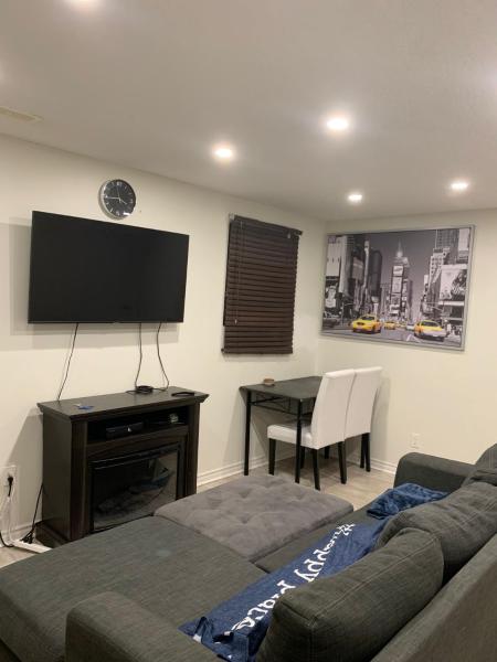 På bildet vises objektet Lower Unit Entire Apartment som ligger i byen Cambridge.