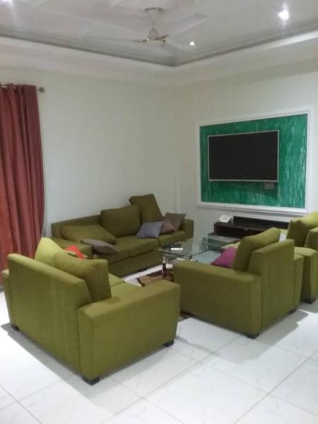 A la foto es mostra l'objecte Elegant 2 bedroom Apartment situat a la ciutat de Accra.