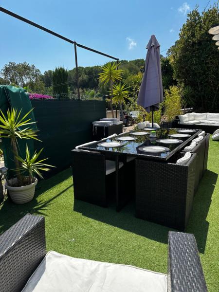 A la foto es mostra l'objecte Villa Cocooning proche Cannes situat a la ciutat de Vallauris.
