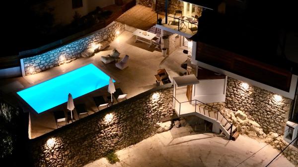 A la foto es mostra l'objecte Villa Vista situat a la ciutat de Asprogerakata.