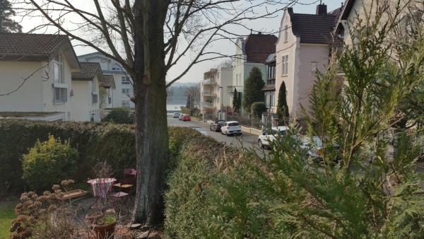 På billedet ses objektet Fußläufig zum Siebengebirge und direkt am Rhein - Renovierte Ferienwohnung beliggende i byen Königswinter.