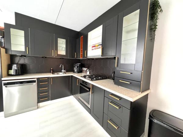 Foto 7: Home with free parking near Amsterdam 45 min away!