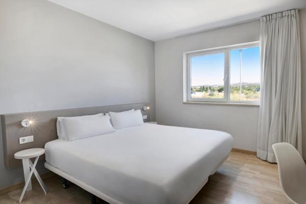 Στη φωτογραφία φαίνεται το αντικείμενο B&B HOTEL Madrid Las Rozas που βρίσκεται στην πόλη Torrelodones.