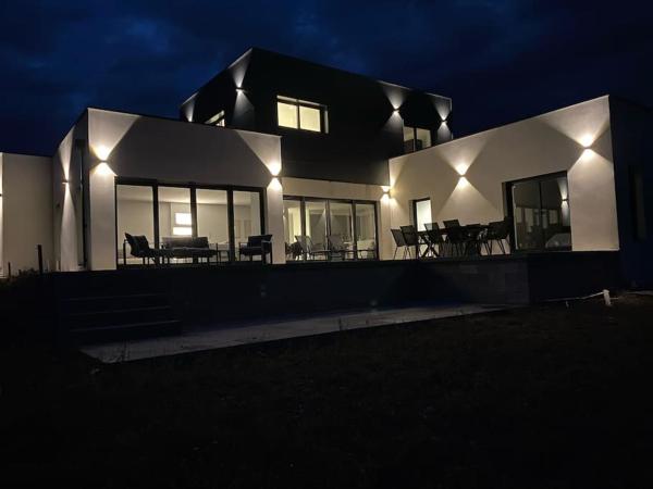 A la foto es mostra l'objecte Maison Contemporaine situat a la ciutat de Mercey.