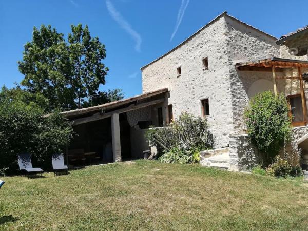 Nella foto è visibile l'oggetto Maison en éco construction situato nella città di Piégros-la-Clastre.