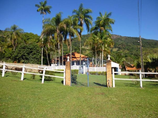 Op de foto is het object Casa Coronel Estevão te zien, gelegen in de stad Santo Antônio do Jardim.