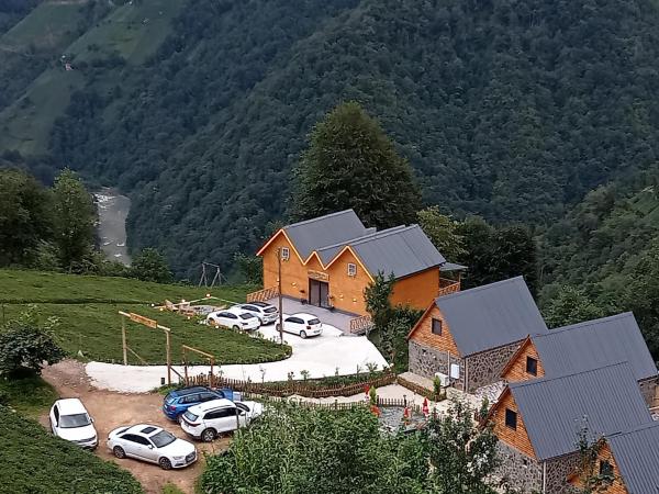A la foto es mostra l'objecte Emosh'un Tatil Köyü situat a la ciutat de Duygulu.