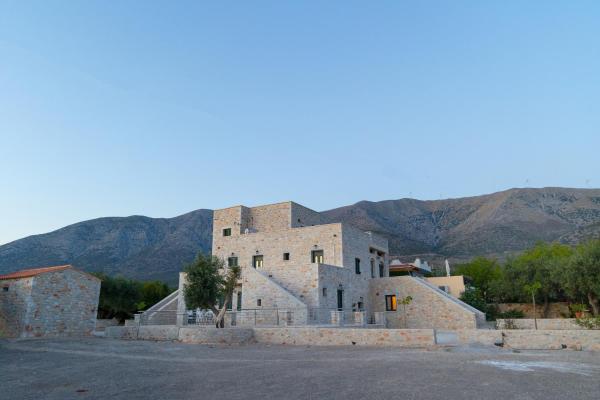 A la foto es mostra l'objecte Mani Tsopakas Residences situat a la ciutat de Bríkion.