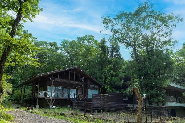 Photo 1 : 那須町湯本の那須御用邸近くのログハウス