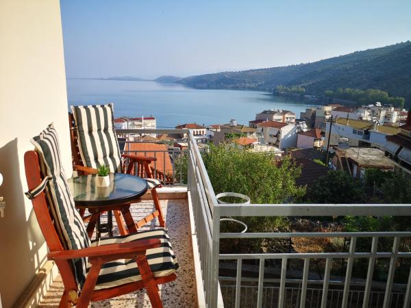 A la foto es mostra l'objecte Sea View Apartment with 3 Bedrooms in Amfilochia situat a la ciutat de Ambelákion.