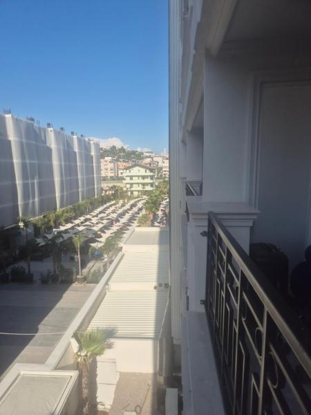 A la foto es mostra l'objecte Super wohnung situat a la ciutat de Golem.