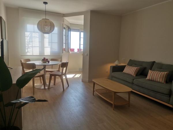A la foto es mostra l'objecte Otto's Home Tajamar situat a la ciutat de Lastres.